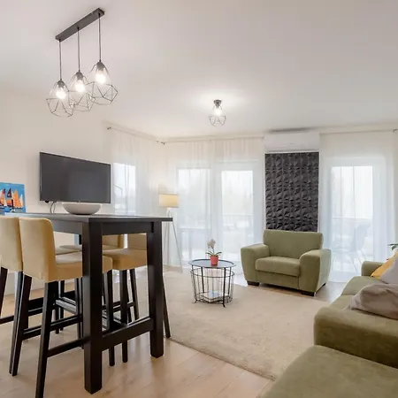 Lägenhet Admiral Luxury Studio Apartman By Bltn *