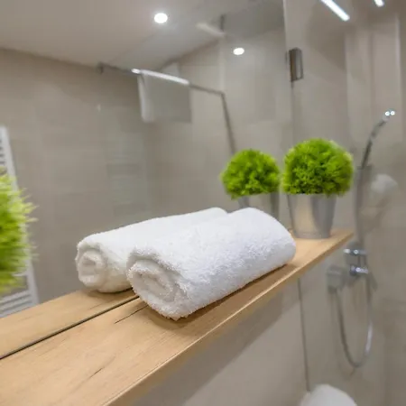 Lägenhet Admiral Luxury Studio Apartman By Bltn